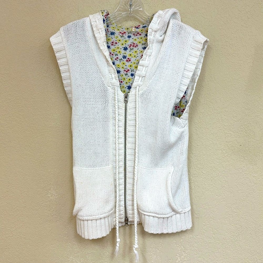 Free People womans White Sleeveless Knit Zip Front Sweater Vest size L